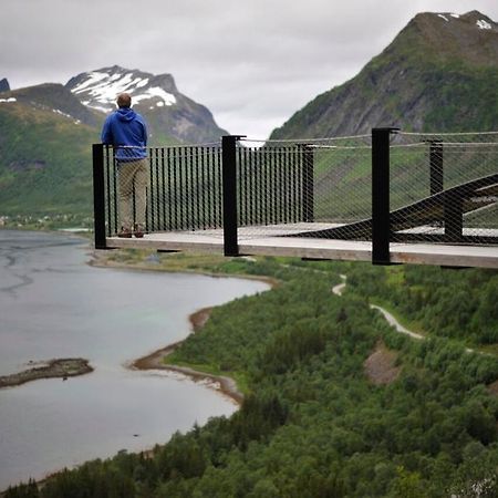 Senja Hotell Финснес Екстериор снимка