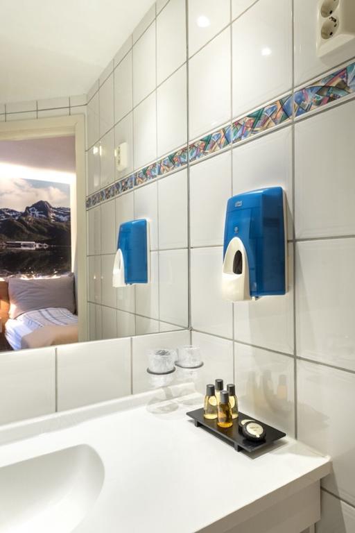 Senja Hotell Финснес Екстериор снимка