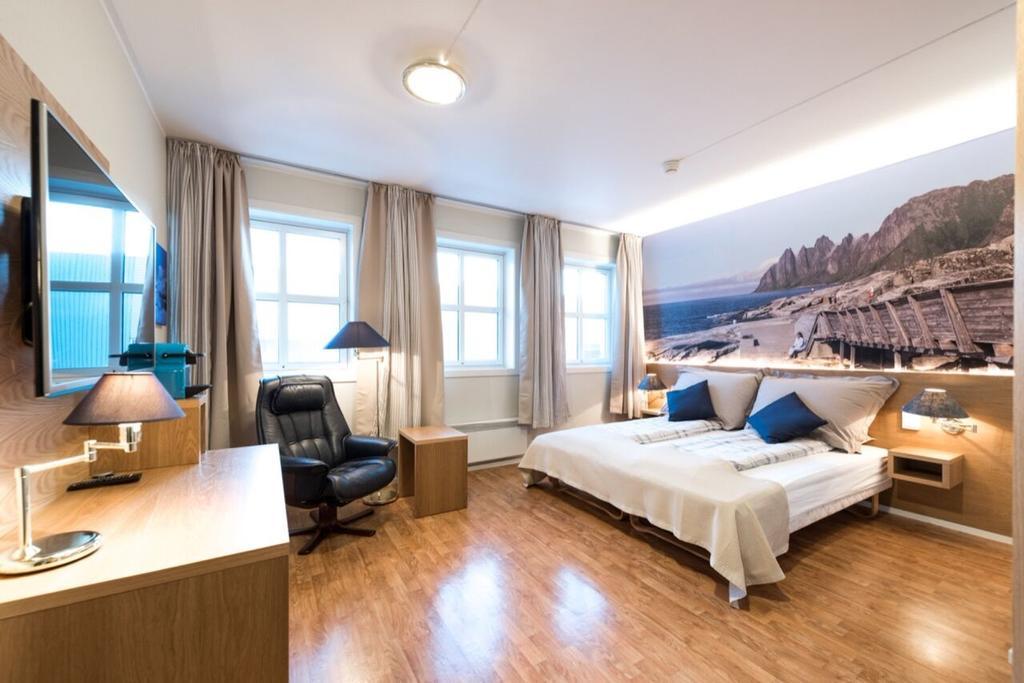 Senja Hotell Финснес Екстериор снимка