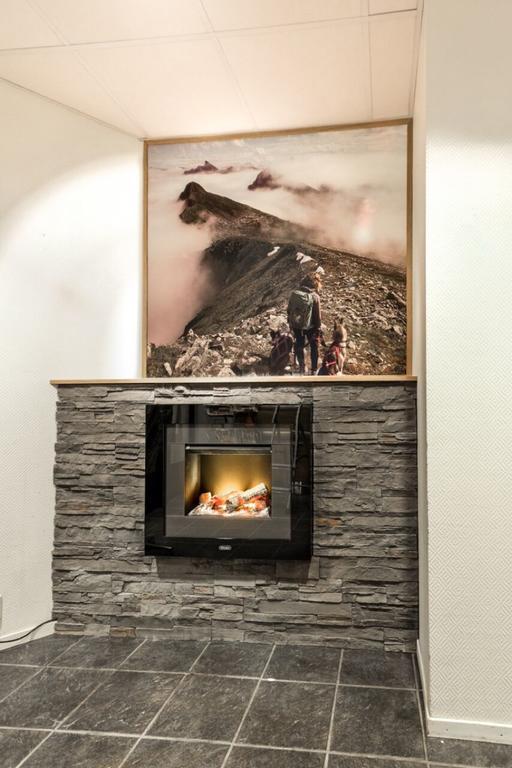 Senja Hotell Финснес Екстериор снимка