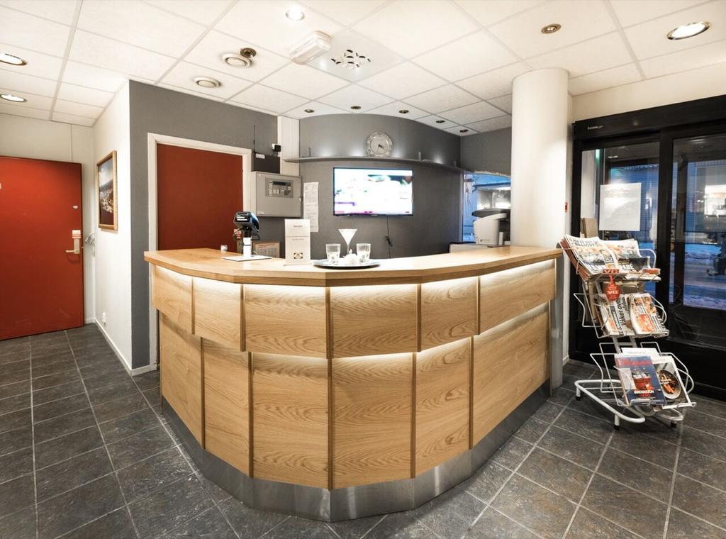 Senja Hotell Финснес Екстериор снимка